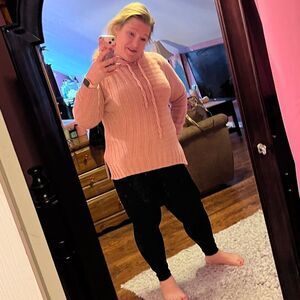 Simply Vera Vera Wang Large Pink Sweater W/ Hood